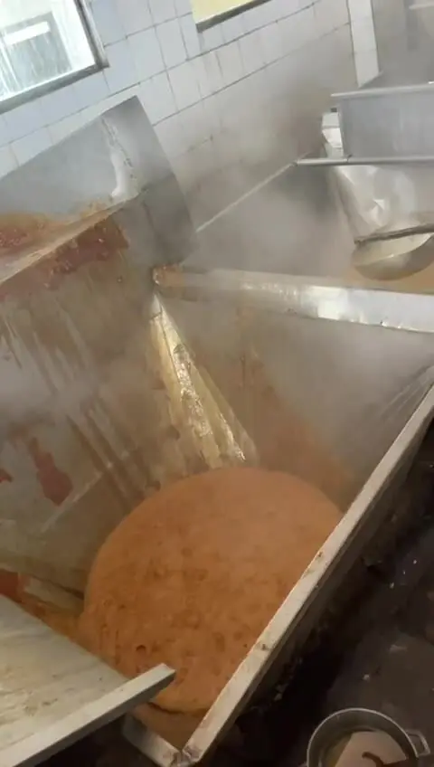 Batido y moldeado de la panela